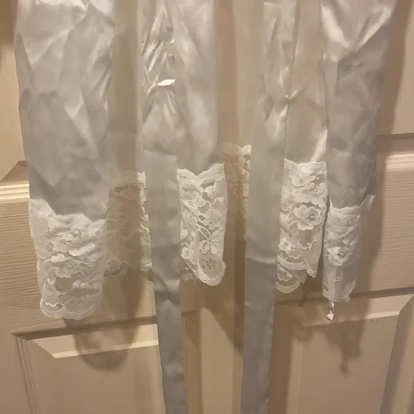 Bridal Robe - Picture 6 of 8